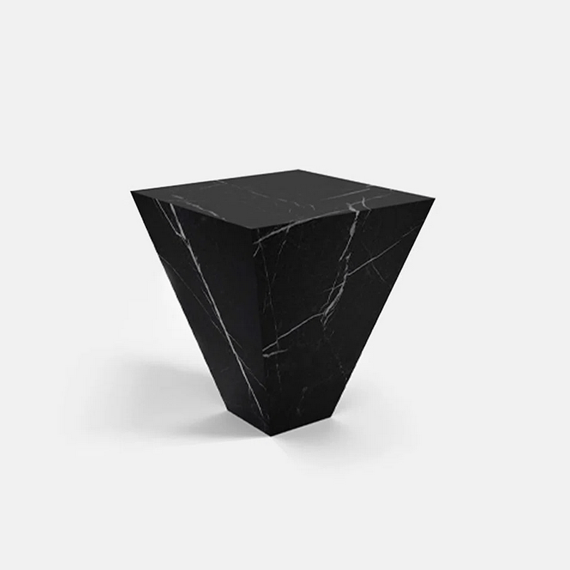 Douane Stone កំពូលតារាង