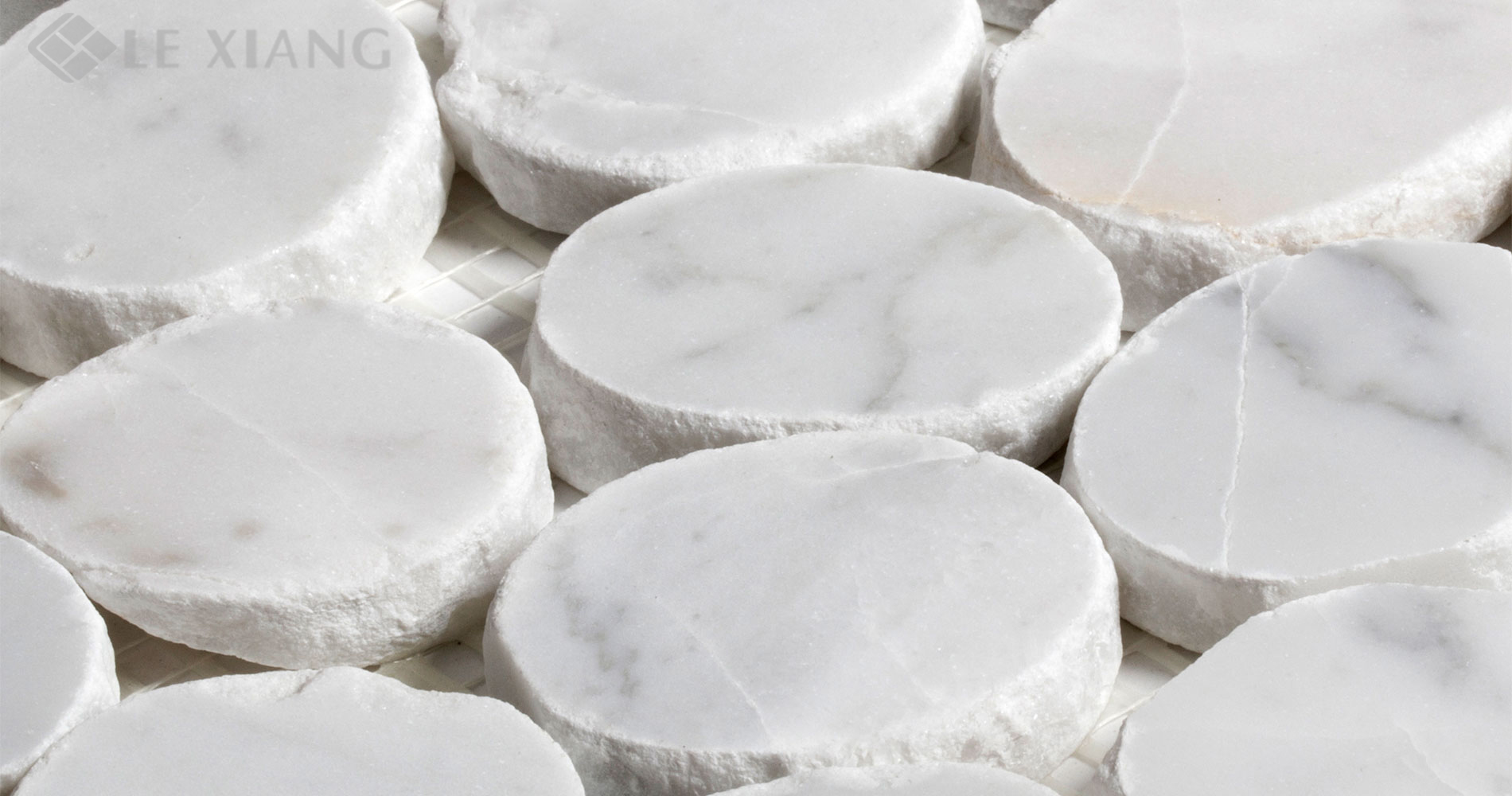 Carrara-Pebble-Stone-Marble-Mosaic-Floors-Tile-For-Bathroom-Floors-2