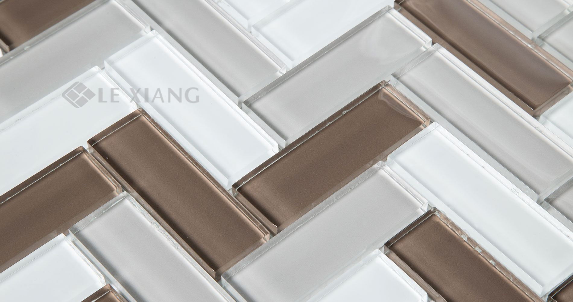 Crystal-Glass-Blends-Herringbone-Mosaic-Tiles-For-Kitchen-Backsplash-11