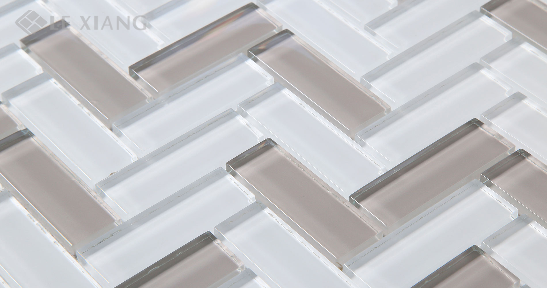 Crystal-Glass-Blends-Herringbone-Mosaic-Tiles-For-Kitchen-Backsplash-7