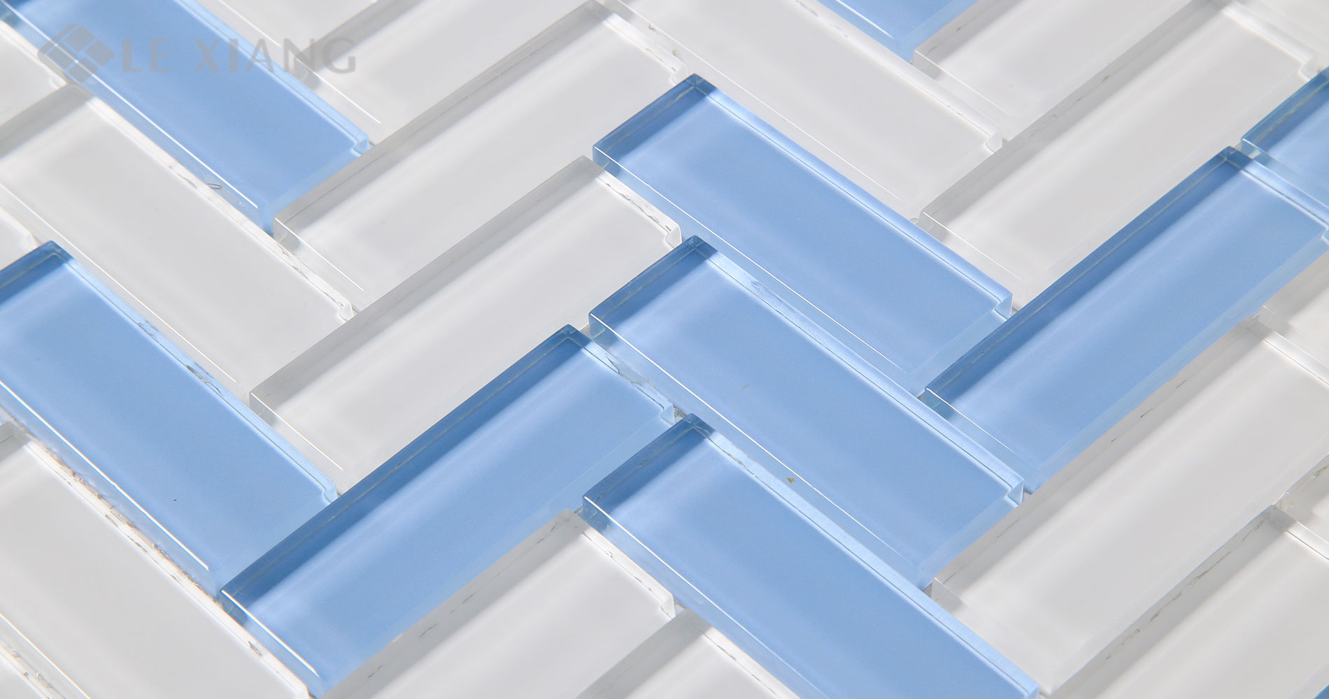 Crystal-Glass-Blends-Herringbone-Mosaic-Tiles-For-Kitchen-Backsplash-9