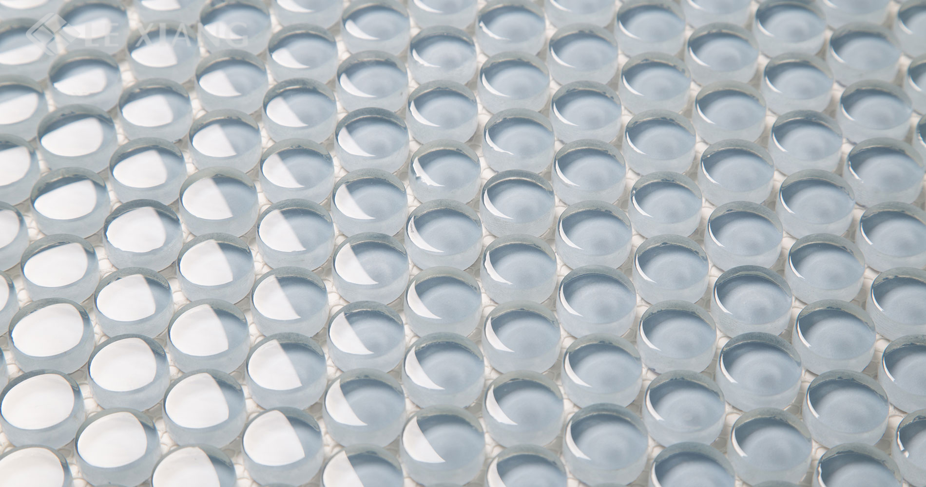Crystal-Glass-Penny-Round-Mosaic-Tile-Kitchen-Backsplash-4