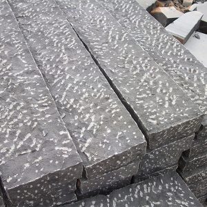 China G685 Black Granite Flamed Surface Kerbstone-2